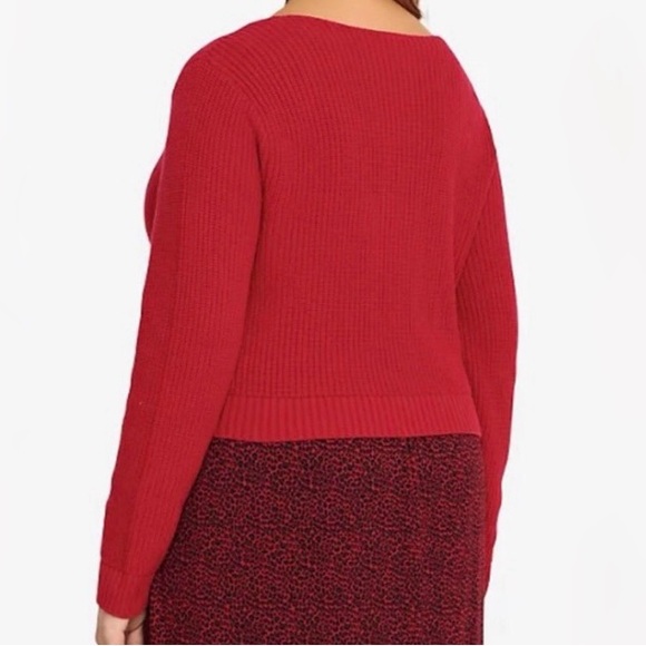 Torrid 'Jester Red' Ribbed Semi-Cropped Pullover Sweater in Size 2 (2X | 18/20) - Picture 5 of 16